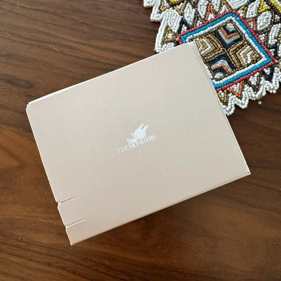 NEW | THE MONSTERS Have a Seat - Dada - Picture 4 of 5